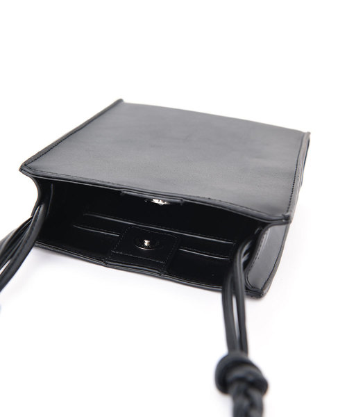 marjour(マージュール)の「SQUARE SHOULDER BAG(ショルダーバッグ・レディース・ブラック・FREE)」の15枚目の写真