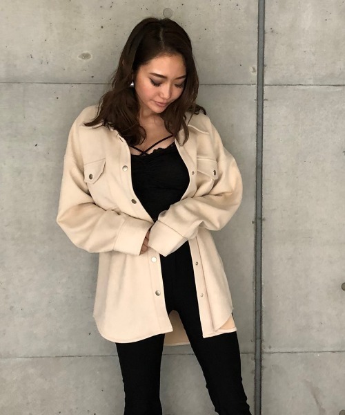 ENVYM（アンビー）の「フェイクレザーＳＨ ＪＫ（テーラードジャケット・レディース・ベージュ/グレー/ブラック・FREE）」の3枚目の写真