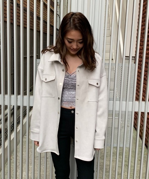 ENVYM（アンビー）の「フェイクレザーＳＨ ＪＫ（テーラードジャケット・レディース・ベージュ/グレー/ブラック・FREE）」の4枚目の写真