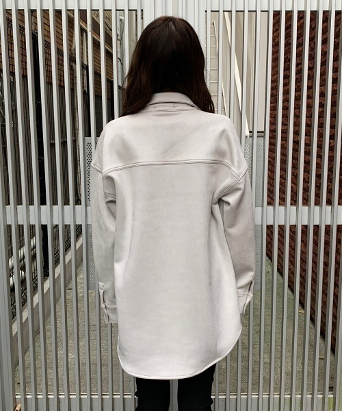 ENVYM（アンビー）の「フェイクレザーＳＨ ＪＫ（テーラードジャケット・レディース・ベージュ/グレー/ブラック・FREE）」の6枚目の写真