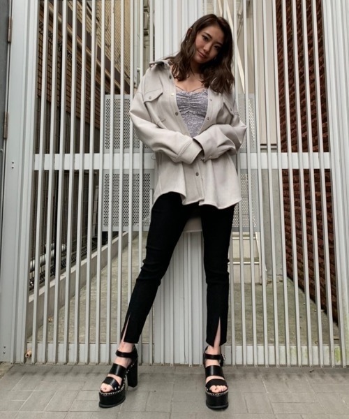 ENVYM（アンビー）の「フェイクレザーＳＨ ＪＫ（テーラードジャケット・レディース・ベージュ/グレー/ブラック・FREE）」の7枚目の写真