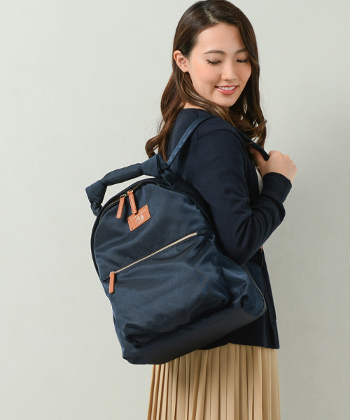 LA BAGAGERIE（ラバガジェリー）の「【復刻リニューアル】リボン持ち手リュックサック（バックパック/リュック・レディース・ブラック/グレー/ベージュ/ネイビー/シルバー・FREE）」の5枚目の写真