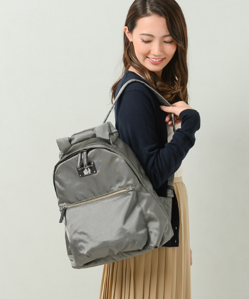 LA BAGAGERIE（ラバガジェリー）の「【復刻リニューアル】リボン持ち手リュックサック（バックパック/リュック・レディース・ブラック/グレー/ベージュ/ネイビー/シルバー・FREE）」の3枚目の写真