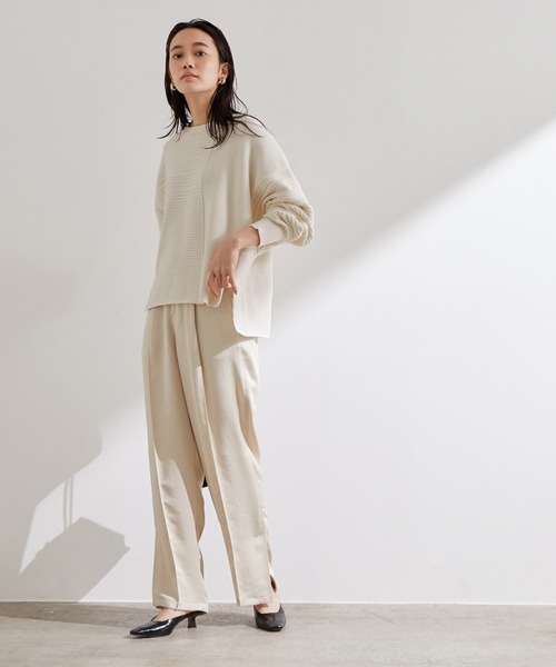 ADAM ET ROPE'(アダムエロペ)の「MIXパターンボリュームニットプルオーバー(カーディガン/ボレロ・レディース・ブラック/オフホワイト・FREE)」の4枚目の写真