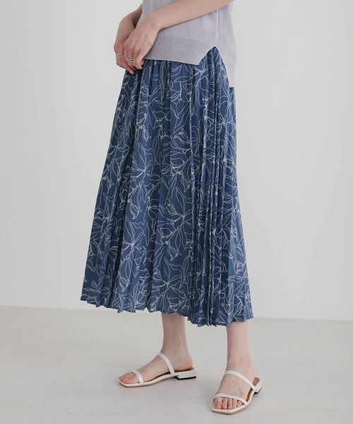 Bou Jeloud（ブージュルード）の「アートフラワープリーツスカート（スカート・レディース・ブラック/ベージュ/ブルー・FREE）」の3枚目の写真