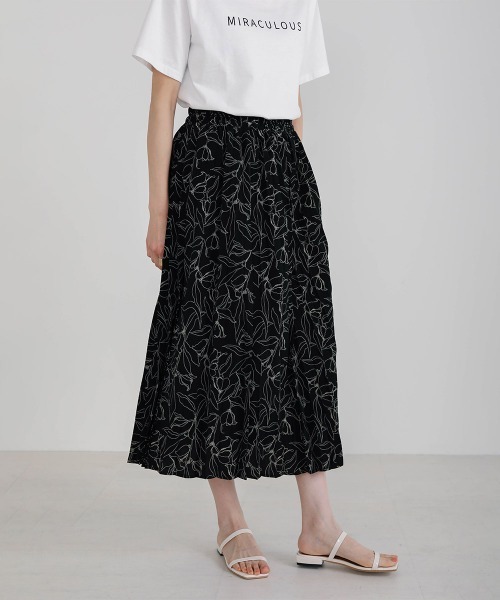 Bou Jeloud（ブージュルード）の「アートフラワープリーツスカート（スカート・レディース・ブラック/ベージュ/ブルー・FREE）」の2枚目の写真