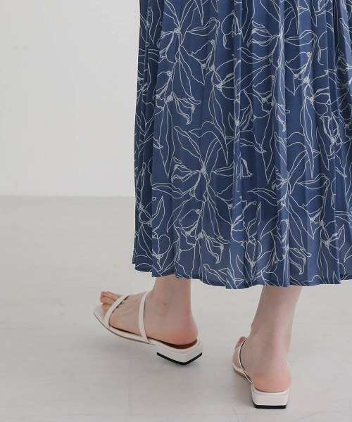 Bou Jeloud（ブージュルード）の「アートフラワープリーツスカート（スカート・レディース・ブラック/ベージュ/ブルー・FREE）」の9枚目の写真