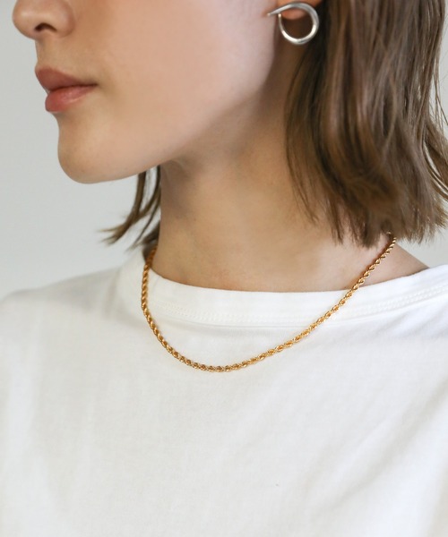 select MOCA（セレクトモカ）の「ツイストチェーンネックレス（ネックレス・レディース・シルバー/ゴールド・FREE）」の3枚目の写真