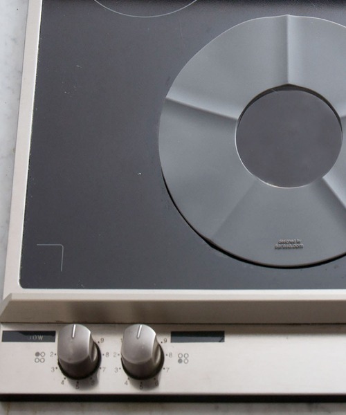 sarasa design（サラサデザイン）の「b2c IHシリコンマット（キッチンツール・レディース・ライトグレー/ブラック/チャコールグレー・ONESIZE）」の9枚目の写真