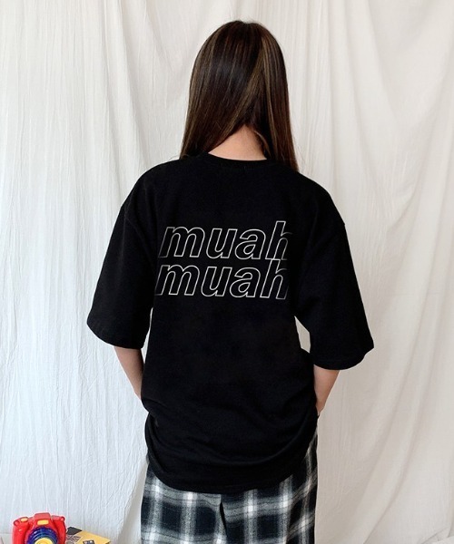 muah muah/ムーアムーア』VIVID LOGO HALF T-SHIRT/ヴィヴィッド