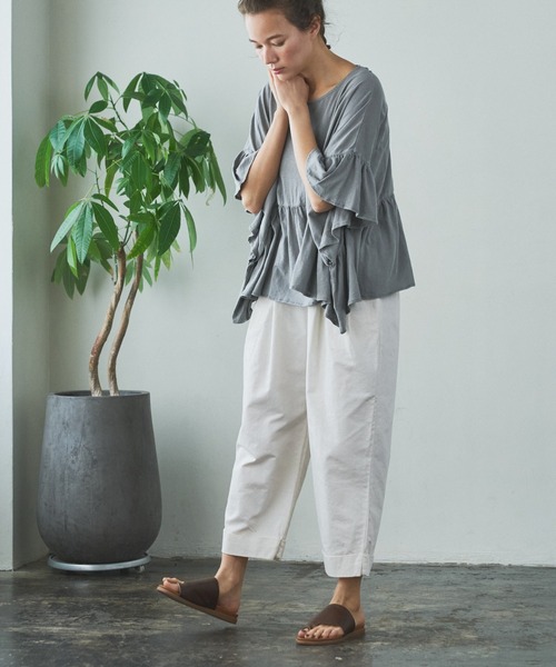 PUAL CE CIN（ピュアルセシン）の「綿麻ツイルストレートパンツ（その他パンツ・レディース・アイボリー/スミクロ/ベージュ/サックスブルー/イエロー/ピンク・FREE）」の2枚目の写真