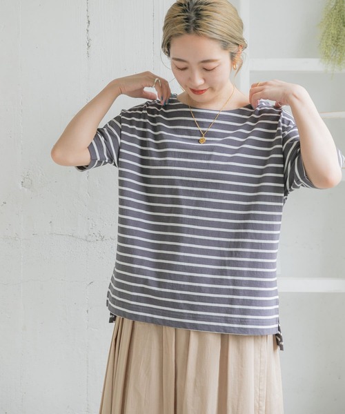 ITEMS URBANRESEARCH(アイテムズ アーバンリサーチ)の「ボートネックボーダーTシャツ(Tシャツ/カットソー・レディース・ベージュ/チャコールグレー/オフホワイト・FREE)」の9枚目の写真