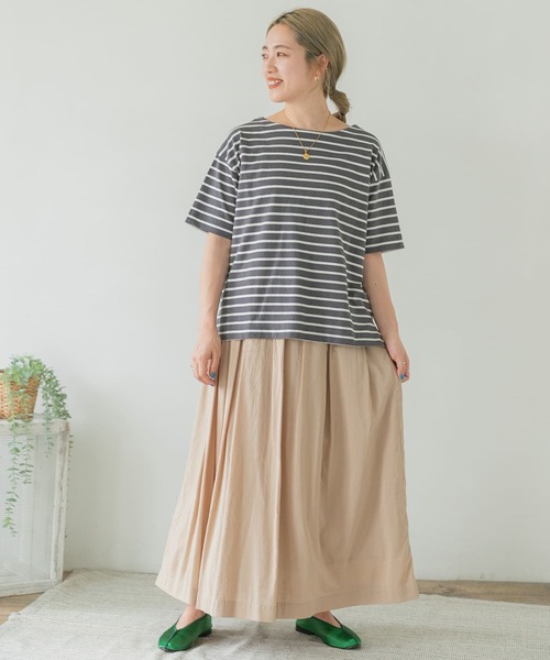 ITEMS URBANRESEARCH(アイテムズ アーバンリサーチ)の「ボートネックボーダーTシャツ(Tシャツ/カットソー・レディース・ベージュ/チャコールグレー/オフホワイト・FREE)」の13枚目の写真