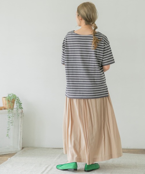 ITEMS URBANRESEARCH(アイテムズ アーバンリサーチ)の「ボートネックボーダーTシャツ(Tシャツ/カットソー・レディース・ベージュ/チャコールグレー/オフホワイト・FREE)」の15枚目の写真