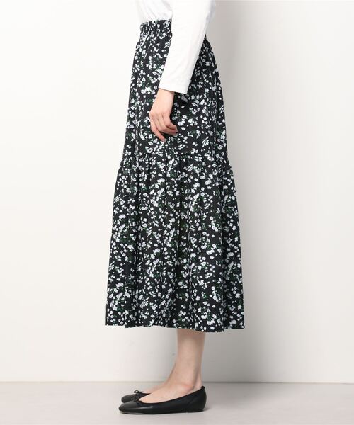 Figments（フィグメンツ）の「花柄ティアードロングスカート（スカート・レディース・ブルー/ブラック・FREE）」の7枚目の写真