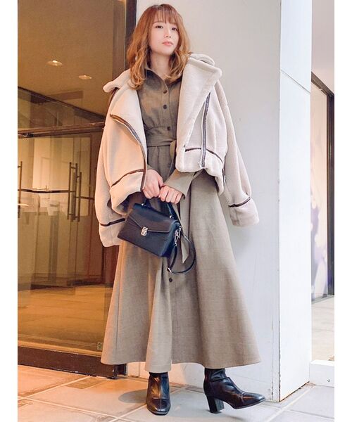 dazzlin（ダズリン）の「ペールパイピングボアブルゾン（ブルゾン・レディース・アイボリー/モカ・FREE）」の4枚目の写真