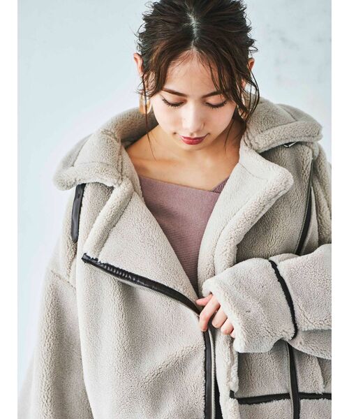 dazzlin（ダズリン）の「ペールパイピングボアブルゾン（ブルゾン・レディース・アイボリー/モカ・FREE）」の5枚目の写真