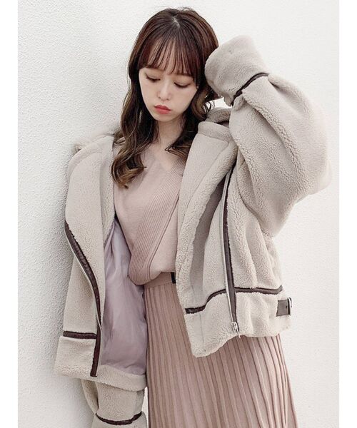 dazzlin（ダズリン）の「ペールパイピングボアブルゾン（ブルゾン・レディース・アイボリー/モカ・FREE）」の16枚目の写真