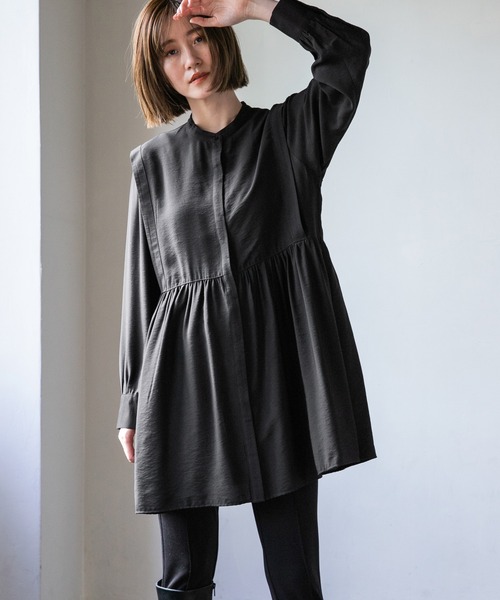 A part by（アパートバイ）の「RyNyペプラムシャツ_長袖　227957（シャツ/ブラウス・レディース・オフホワイト/ブラック/カーキ・FREE）」の3枚目の写真