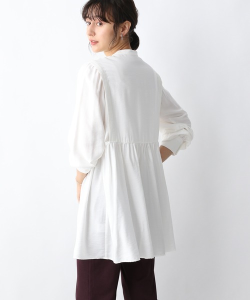 A part by（アパートバイ）の「RyNyペプラムシャツ_長袖　227957（シャツ/ブラウス・レディース・オフホワイト/ブラック/カーキ・FREE）」の13枚目の写真