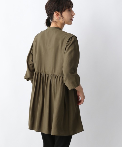 A part by（アパートバイ）の「RyNyペプラムシャツ_長袖　227957（シャツ/ブラウス・レディース・オフホワイト/ブラック/カーキ・FREE）」の8枚目の写真