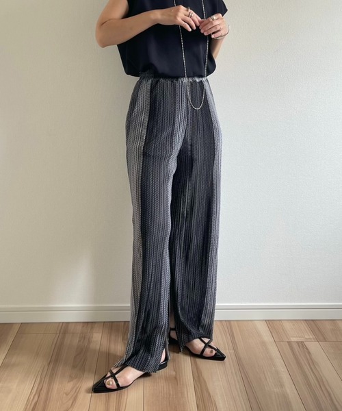 wee9s（ウィークス）の「natural pattern pleats slit pants / ナチュラルパターンウエストゴムプリーツスリットパンツ（その他パンツ・レディース・ブラック/ブラウン・FREE）」の4枚目の写真