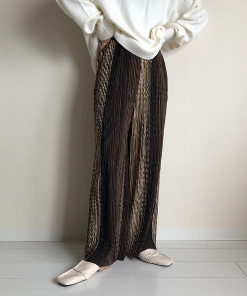wee9s（ウィークス）の「natural pattern pleats slit pants / ナチュラルパターンウエストゴムプリーツスリットパンツ（その他パンツ・レディース・ブラック/ブラウン・FREE）」の3枚目の写真