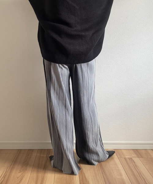 wee9s（ウィークス）の「natural pattern pleats slit pants / ナチュラルパターンウエストゴムプリーツスリットパンツ（その他パンツ・レディース・ブラック/ブラウン・FREE）」の16枚目の写真