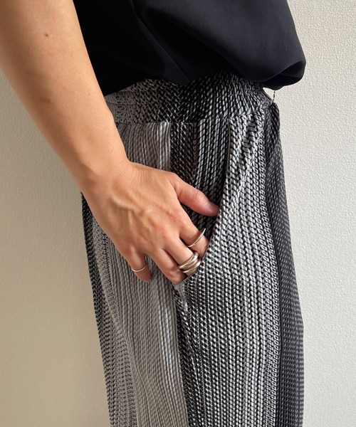 wee9s（ウィークス）の「natural pattern pleats slit pants / ナチュラルパターンウエストゴムプリーツスリットパンツ（その他パンツ・レディース・ブラック/ブラウン・FREE）」の20枚目の写真