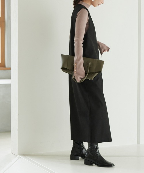 titivate（ティティベイト）の「ボトルネックゴールド釦デザインニット（ニット/セーター・レディース・ブラック/ダークブラウン/オフホワイト/グレイッシュベージュ/アイボリー/ライトブラウン・S/M/L）」の13枚目の写真