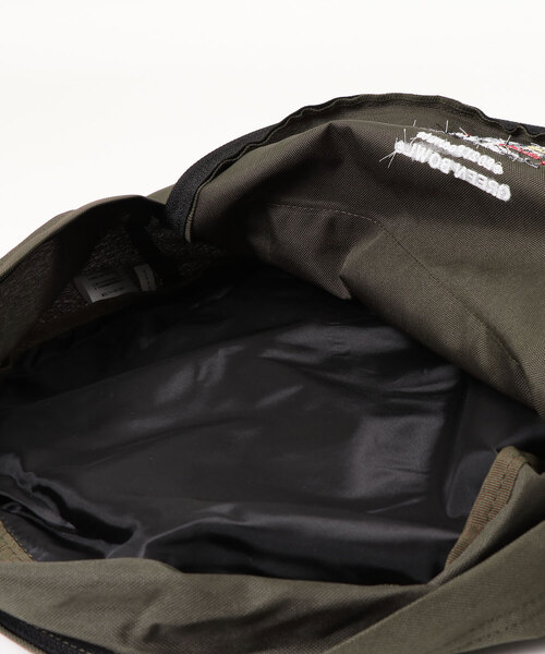 SNOOPY×OLD BETTY'S（スヌーピーカケルオールドベティーズ）の「SNP Embroidery Backpack(FAMILY)（バックパック/リュック・レディース・オリーブ・FREE）」の5枚目の写真
