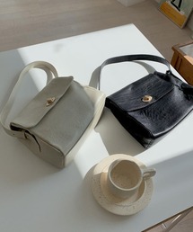 mood for a day | mana bag / マットレザーショルダーバック(ショルダーバッグ)