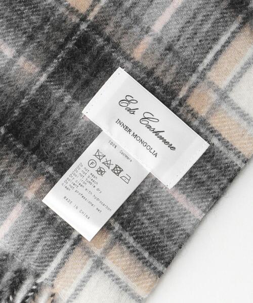 Eds Cashmere(イーディーエスカシミア)の「<Eds Cashmere>カシミヤ チェック マフラー(マフラー・レディース・オフホワイト/マスタード/コバルトブルー・FREE)」の5枚目の写真