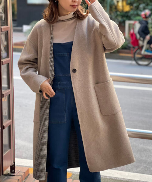 fredy emue（フレディエミュ）の「ライトノーカラーＶネックコート（ノーカラーコート・レディース・ベージュ/ネイビー/マスタード・38）」の7枚目の写真