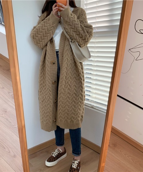 .KOM（ドットコム）の「A'GEM/9 × .kom『.kom/ドットケーオーエム』ルーズシルエット ケーブル編み ニットロングカーディガン（カーディガン/ボレロ・レディース・ブラック/グレー/ブラウン/ベージュ・M/L）」の21枚目の写真