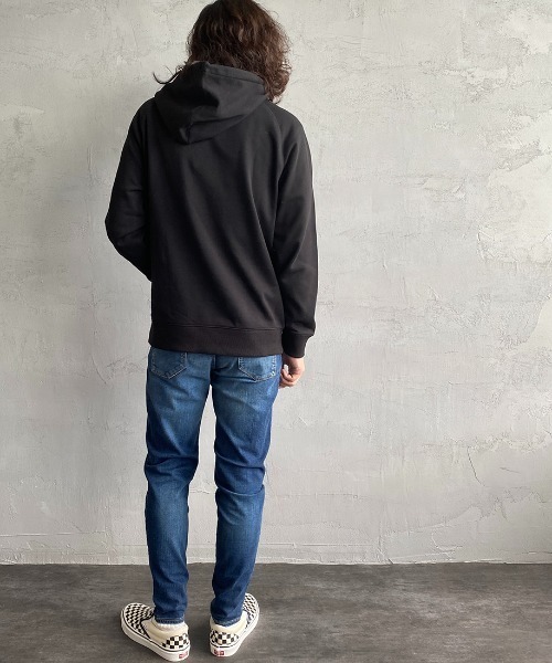 Calvin Klein Jeans（カルヴァンクラインジーンズ）の「[Calvin Klein Jeans/カルバンクラインジーンズ] A-REG モノグラムスウェットパーカー（パーカー・レディース・ブラック/ホワイト・L/M/XL）」の16枚目の写真