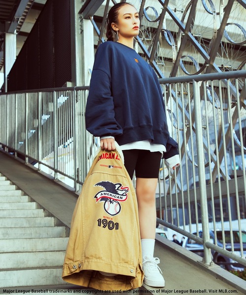 BACK TO THE FIELD（バック トゥー ザ フィールド）の「【MLB】オーバーサイズワンポイントロゴトップス（スウェット・レディース・ベージュ/ネイビー/キャメル・FREE）」の4枚目の写真