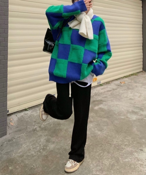 by muni:r（バイ ムニール）の「オーバーシルエットチェックパターンニット（ニット/セーター・レディース・ブラック/イエロー/ブルー・FREE）」の16枚目の写真