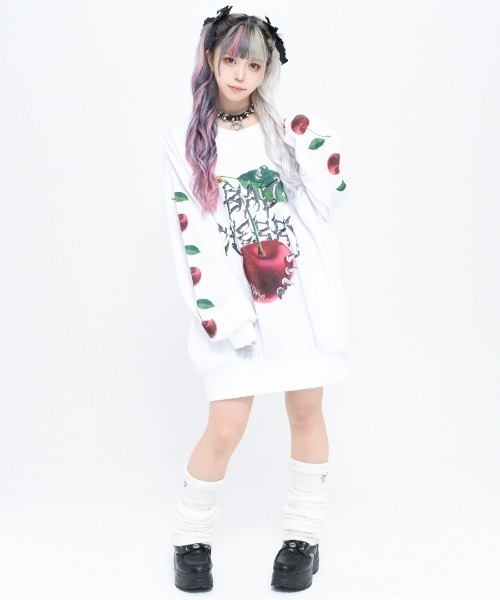 TRAVAS TOKYO(トラバス トウキョウ)の「『TRAVAS TOKYO/トラバス トーキョー』Bad cherry PO/チェリープリント プルオーバー スウェットシャツ(スウェット・レディース・ホワイト/ブラック・FREE)」の6枚目の写真