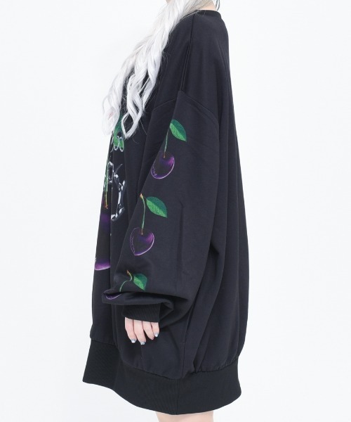 TRAVAS TOKYO(トラバス トウキョウ)の「『TRAVAS TOKYO/トラバス トーキョー』Bad cherry PO/チェリープリント プルオーバー スウェットシャツ(スウェット・レディース・ホワイト/ブラック・FREE)」の4枚目の写真