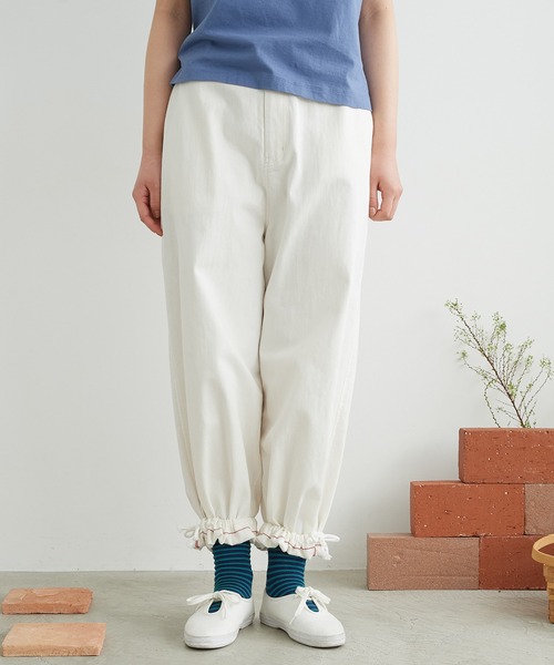 chambre de charme（シャンブルドゥシャーム）の「△cdc ライトオンスデニム 裾キュッとパンツ（デニムパンツ・レディース・オフホワイト/インディゴブルー・FREE）」の6枚目の写真