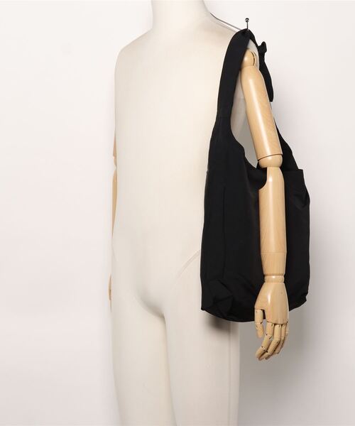 LE MORE（リモア）の「リボンショルダートートバッグ（トートバッグ・レディース・アイボリー/ブラック・FREE）」の13枚目の写真