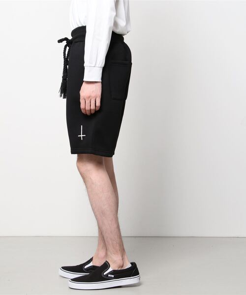 ByTheR(バイザアール)の「BYTHER 韓国ブランド クロス刺繍ネオプレンハーフパンツ(その他パンツ・メンズ・ブラック・FREE)」の18枚目の写真