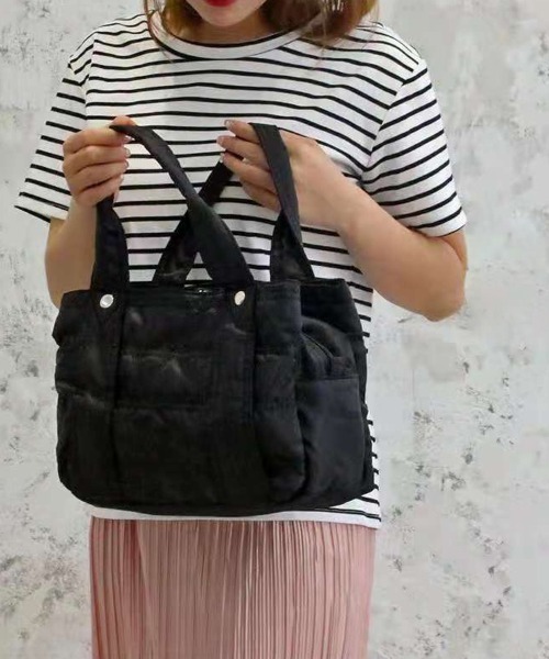 Doux Belle(ドゥーベル)の「大容量トートナイロンハンドバッグ(ボストンバッグ・レディース・ブラック/グレー/カーキ/ブルー・SMALL/MEDIUM/LARGE)」の18枚目の写真