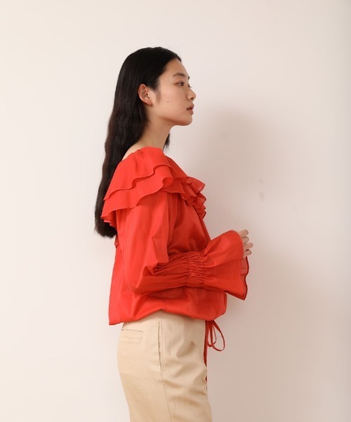 CASA FLINE（カーサフライン）の「ラッフルカラーボリュームブラウス（シャツ/ブラウス・レディース・ホワイト/ベージュ/オレンジ・FREE）」の11枚目の写真