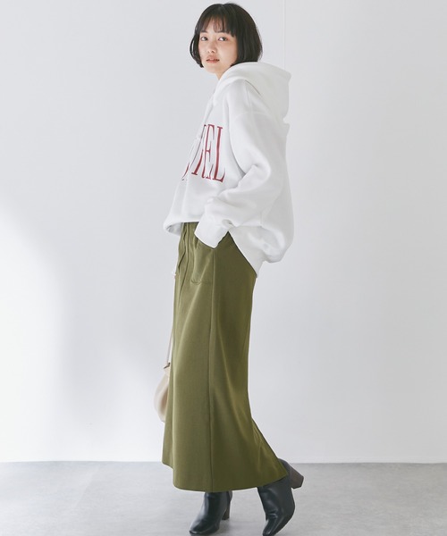 LAVEANGE(ラビアンジェ)の「オーバーシルエットフーディー(パーカー・レディース・チャコールグレー/ネイビー/オフホワイト・LL/3L/4L/5L/M)」の11枚目の写真