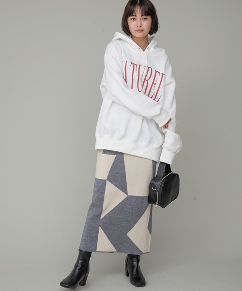 LAVEANGE(ラビアンジェ)の「オーバーシルエットフーディー(パーカー・レディース・チャコールグレー/ネイビー/オフホワイト・LL/3L/4L/5L/M)」の14枚目の写真