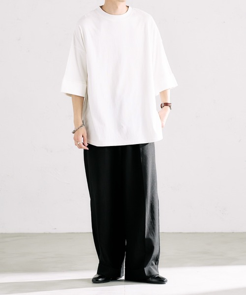 epnok（エプノック）の「ロールアップルーズTee（Tシャツ/カットソー・メンズ・チャコールグレー/オフホワイト/グレイッシュベージュ・SMALL/MEDIUM/LARGE）」の4枚目の写真