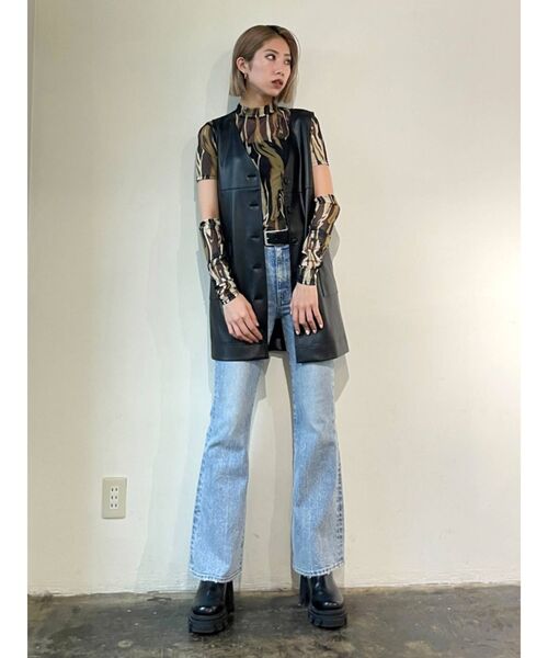 EMODA（エモダ）の「2WAYボクシーフェイクレザーワンピース（ワンピース・レディース・ブラック/ブルー/アイボリー・FREE）」の14枚目の写真