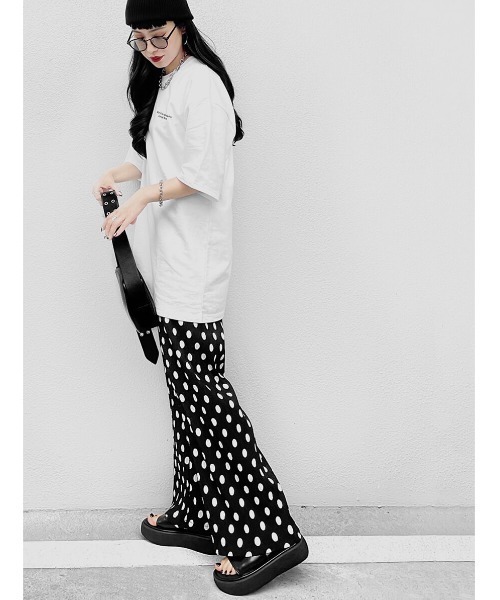 LVEU.（ラブユ.）の「【LVEU.】バックプリントオーバーTシャツ(Aiselect) / トップス Tシャツ オーバー プリント バックプリント グラフィック ブラック ホワイト（Tシャツ/カットソー・レディース・ブラック/ホワイト・FREE）」の16枚目の写真
